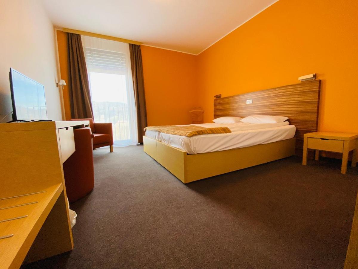Hotel Veter Руше Экстерьер фото
