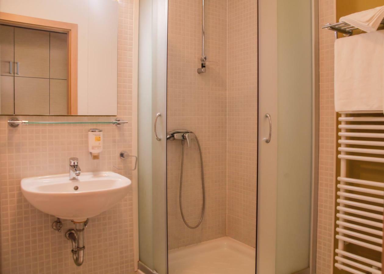Hotel Veter Руше Экстерьер фото