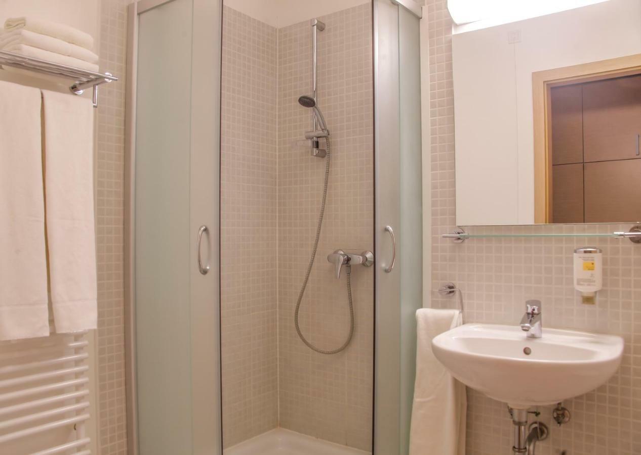 Hotel Veter Руше Экстерьер фото